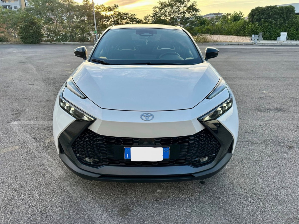 Toyota Toyota C-HR 1.8 hv Lounge fwd e-cvt (2)