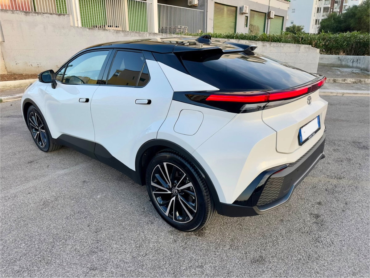 Toyota Toyota C-HR 1.8 hv Lounge fwd e-cvt (6)