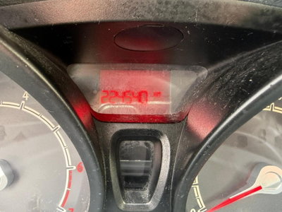 Ford Fiesta 1.2 82 CV 5 porte Titanium (15)