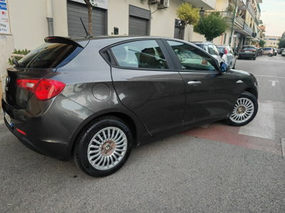 Alfa Romeo Giulietta 1.6 JTDm-2 Progression c/CL (5)