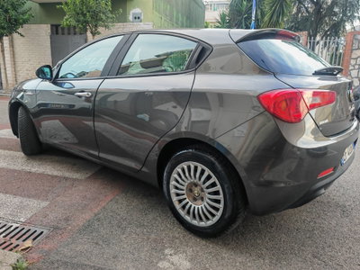 Alfa Romeo Giulietta 1.6 JTDm-2 Progression c/CL (6)