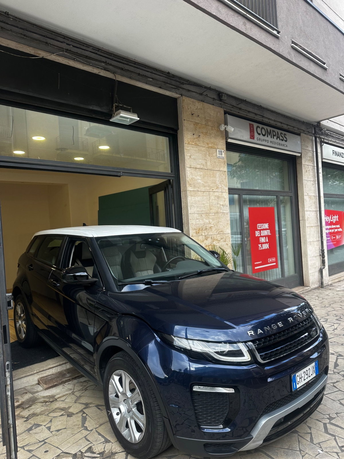 Land Rover Range Rover Evoque 2.0 TD4 150 CV 5p. Pure (3)