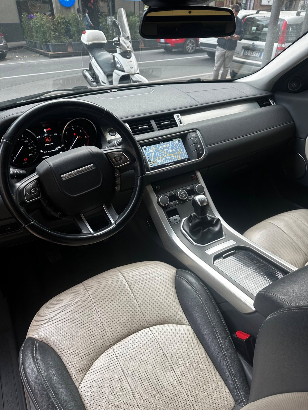 Land Rover Range Rover Evoque 2.0 TD4 150 CV 5p. Pure (8)