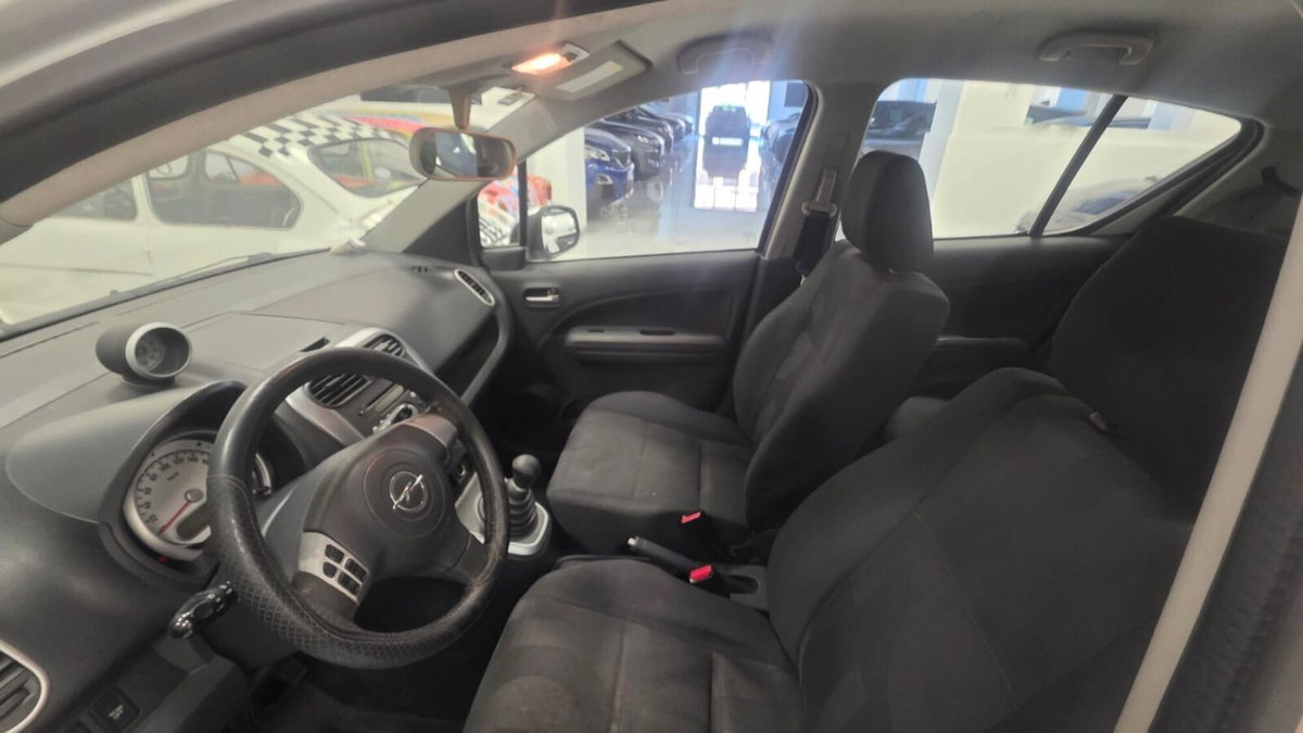 Opel Agila 1.2 16V 86CV Enjoy (14)