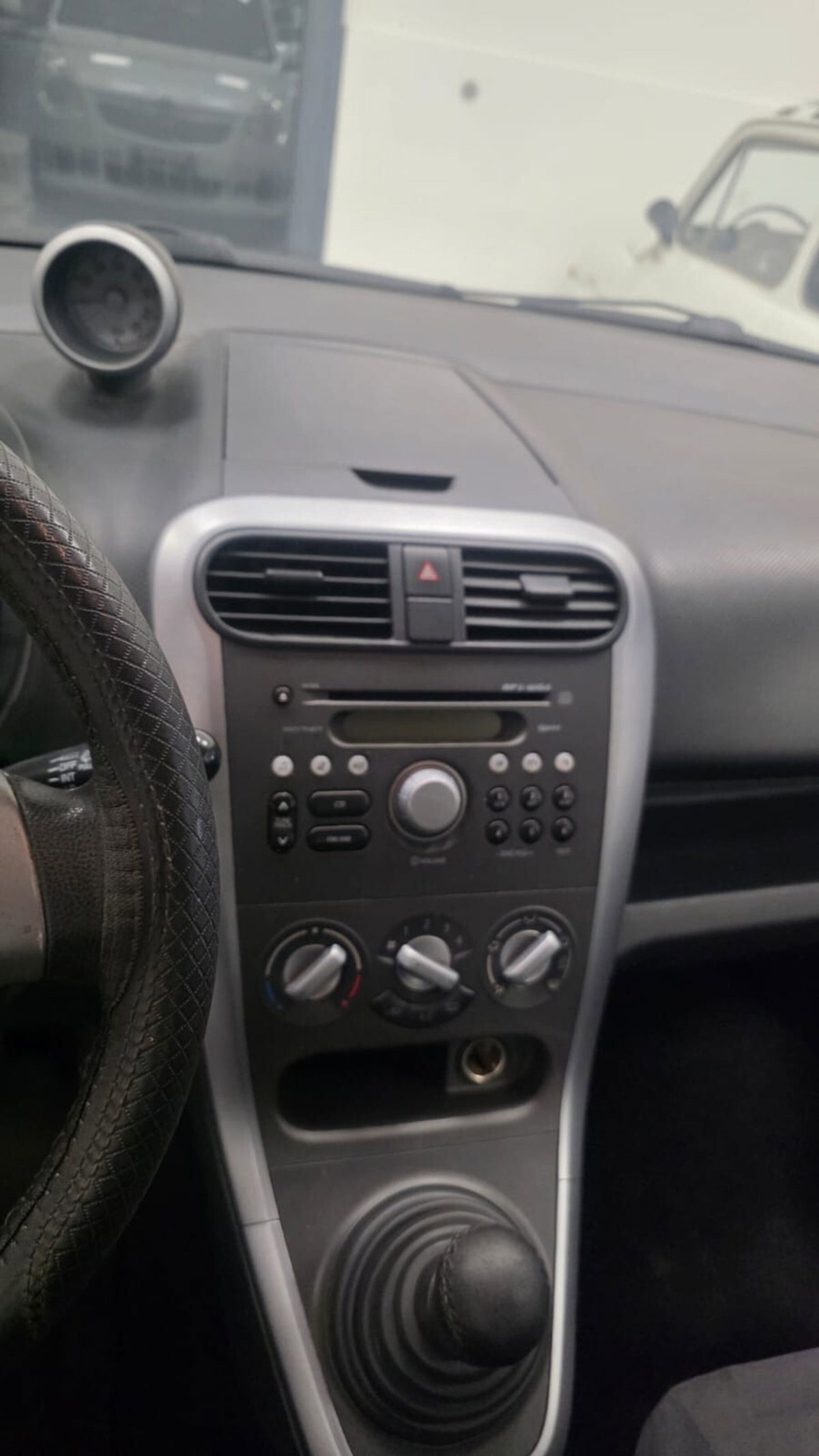 Opel Agila 1.2 16V 86CV Enjoy (17)
