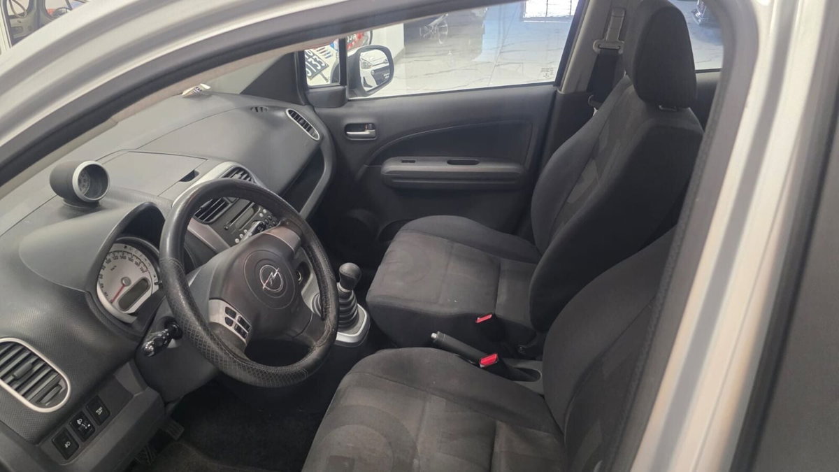 Opel Agila 1.2 16V 86CV Enjoy (8)