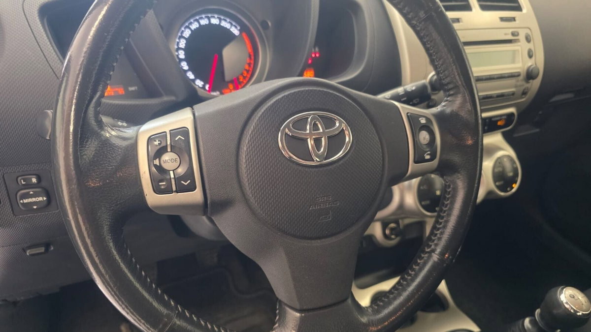 Toyota Urban Cruiser Cruiser 1.3 Luxury (17)