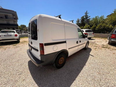 Opel Combo 1.7 DI 4p. Combi (11)