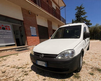 Opel Combo 1.7 DI 4p. Combi (5)