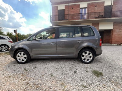 Volkswagen Touran TDI 105CV Highline usata
