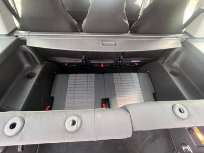 Volkswagen Touran TDI 105CV Highline (11)