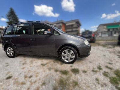Volkswagen Touran TDI 105CV Highline (3)