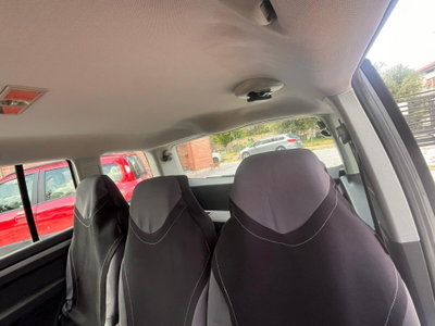 Volkswagen Touran TDI 105CV Highline (9)