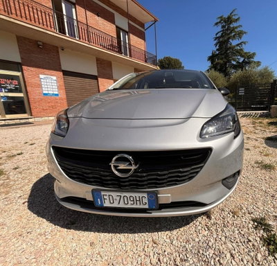 Opel Corsa Coupé 1.3 CDTI b-Color (2)
