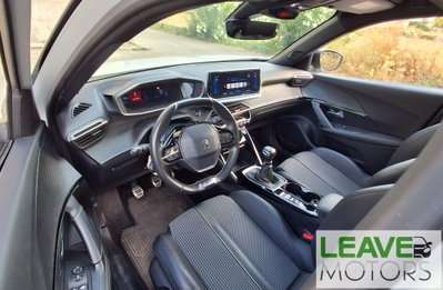 Peugeot 2008 BlueHDi 100 S&S GT Line (12)