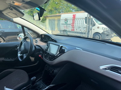 Peugeot 2008 VTi 82CV Active (11)