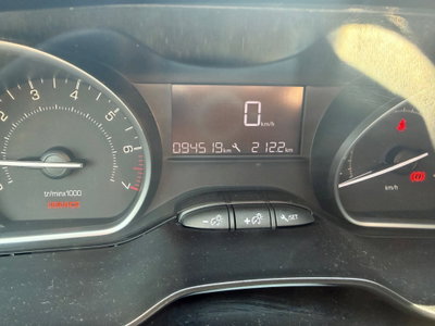 Peugeot 2008 VTi 82CV Active (19)