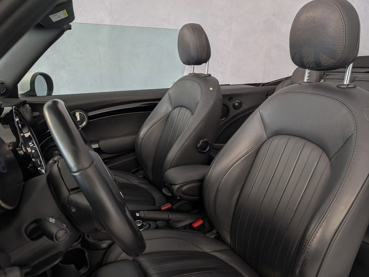 MINI Mini Cabrio 1.5 Cooper Essential Cabrio (11)