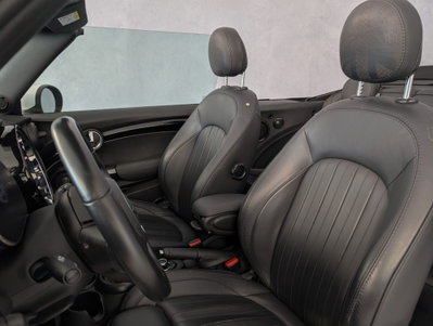 MINI Mini Cabrio 1.5 Cooper Essential Cabrio (11)