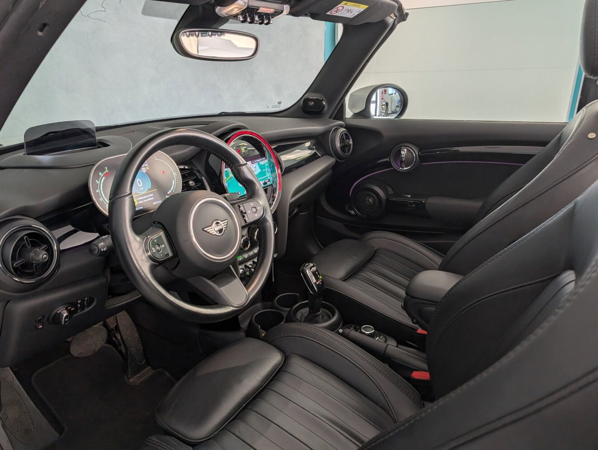 MINI Mini Cabrio 1.5 Cooper Essential Cabrio (7)