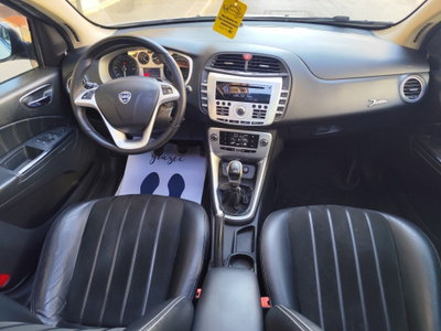 Lancia Delta 2.0 MJT DPF Platino (17)