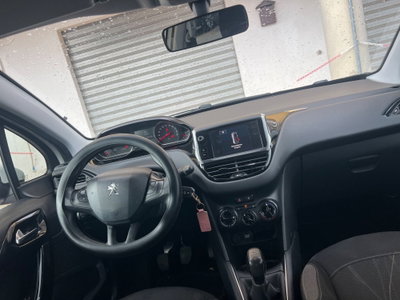Peugeot 208 HDi 68 CV 5 porte Allure (14)