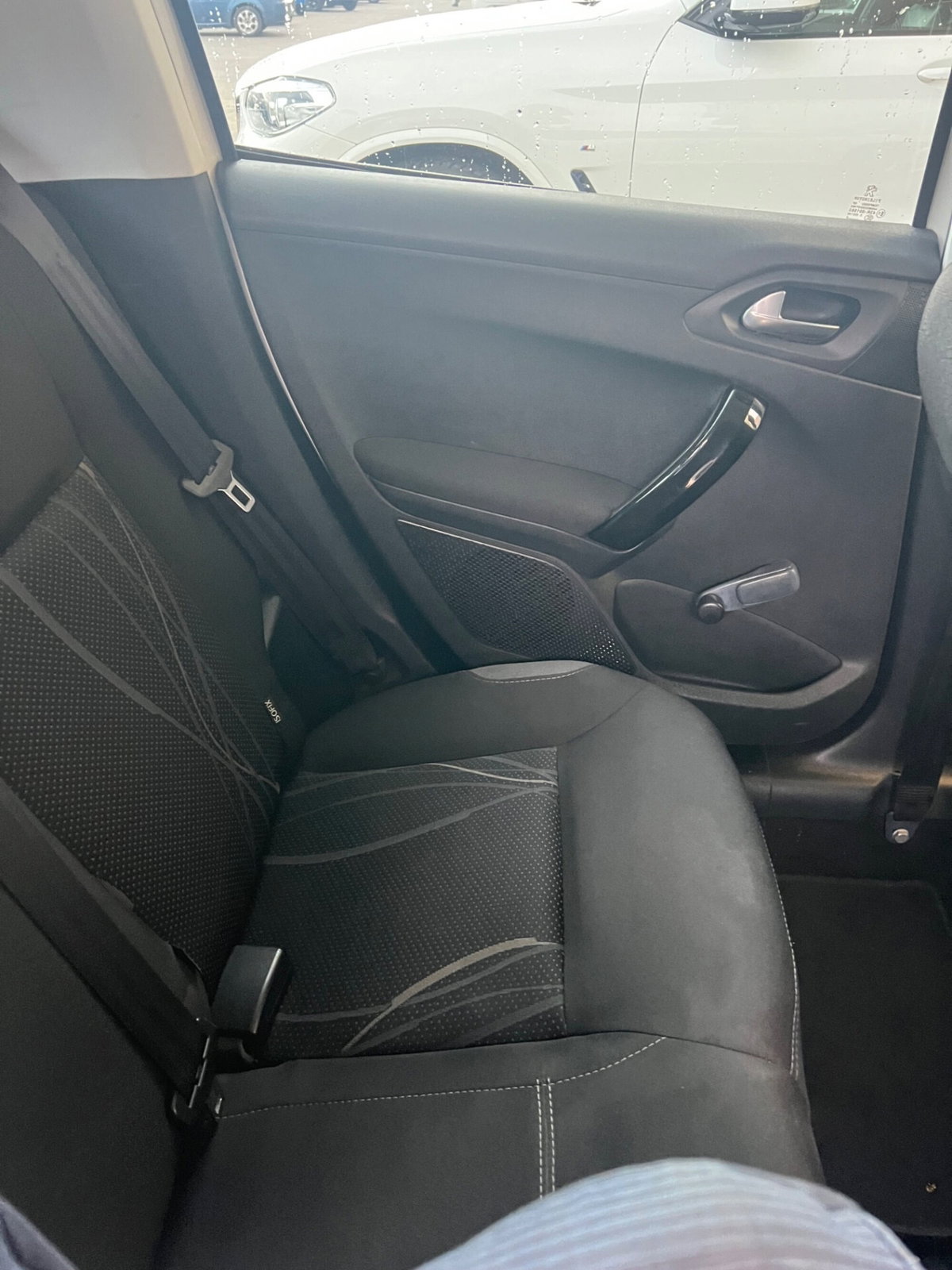 Peugeot 208 HDi 68 CV 5 porte Allure (19)