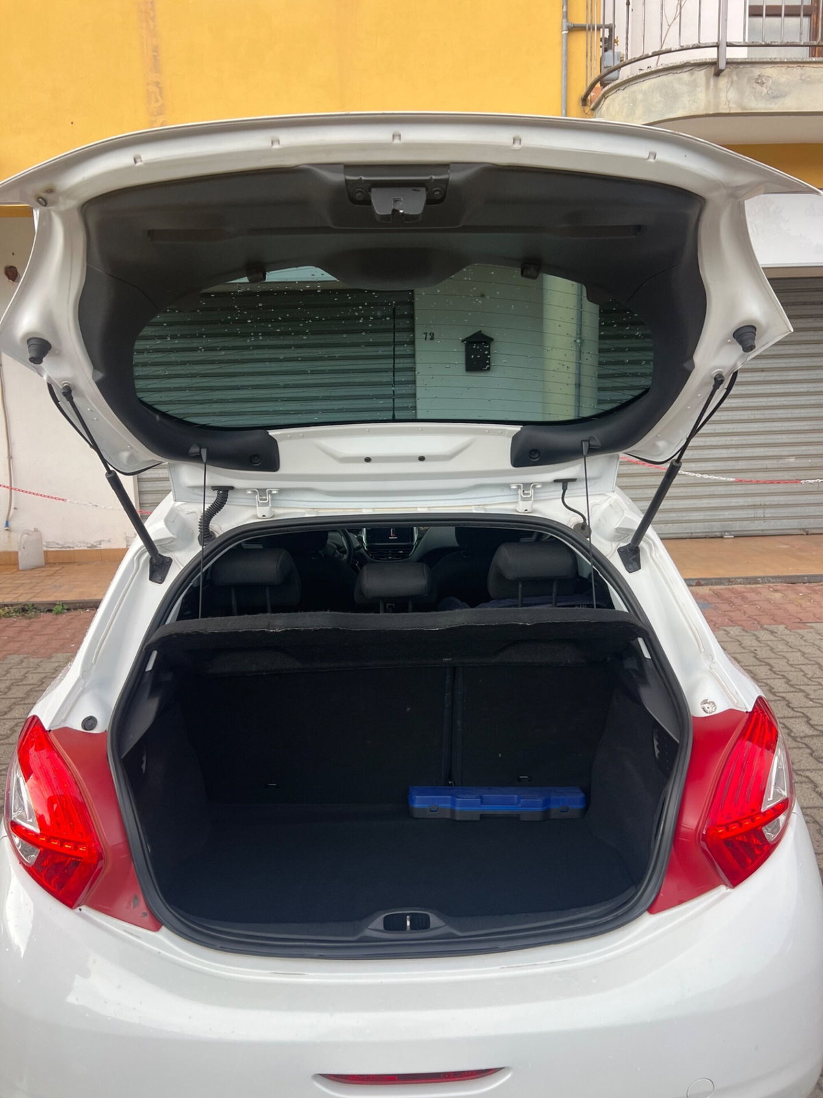 Peugeot 208 HDi 68 CV 5 porte Allure (9)