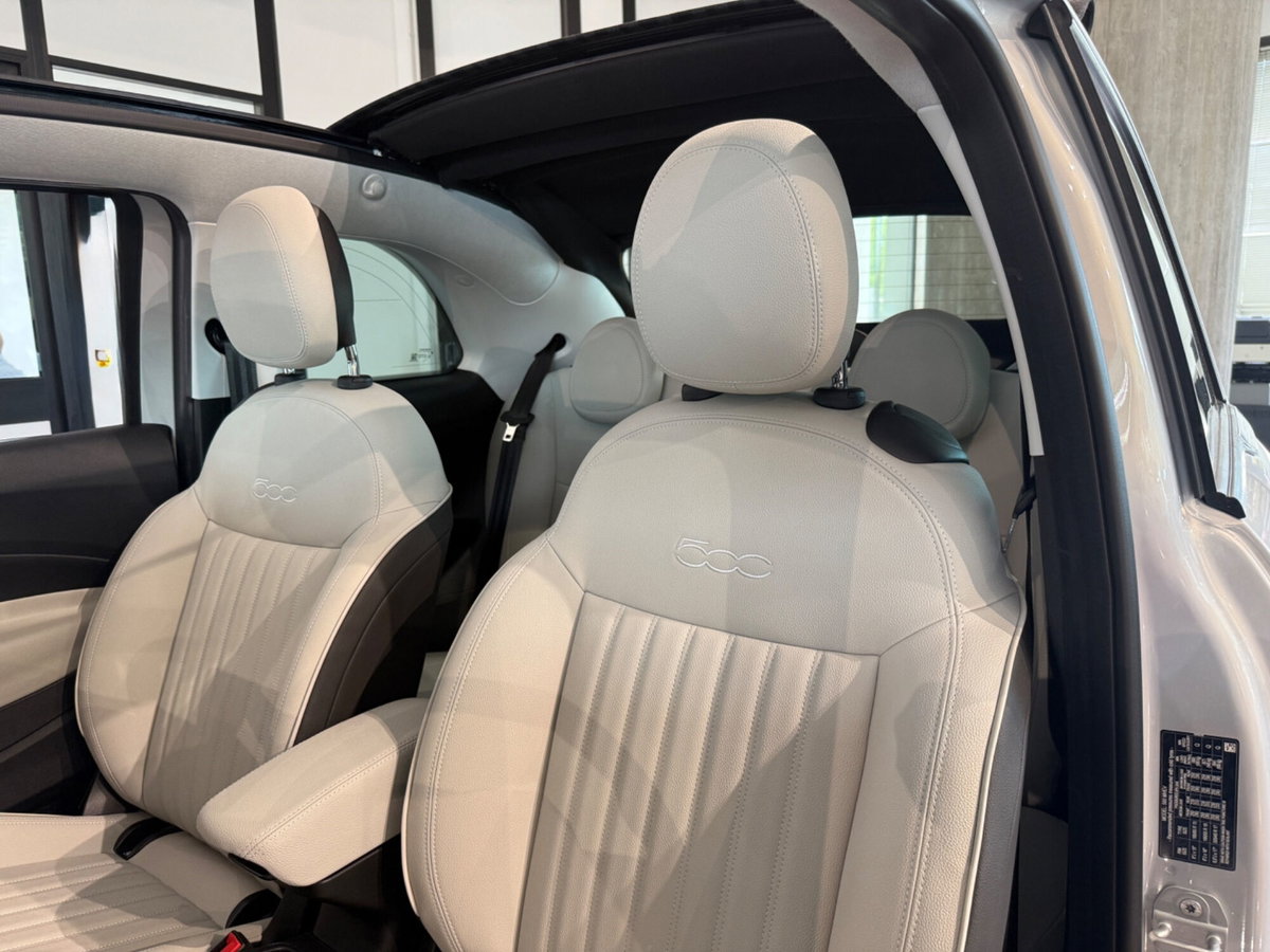 Fiat 500 Cabrio 1.0 hybrid La Prima (11)