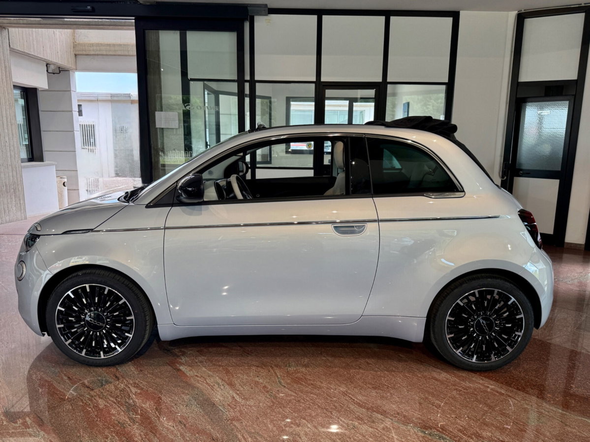Fiat 500 Cabrio 1.0 hybrid La Prima (3)