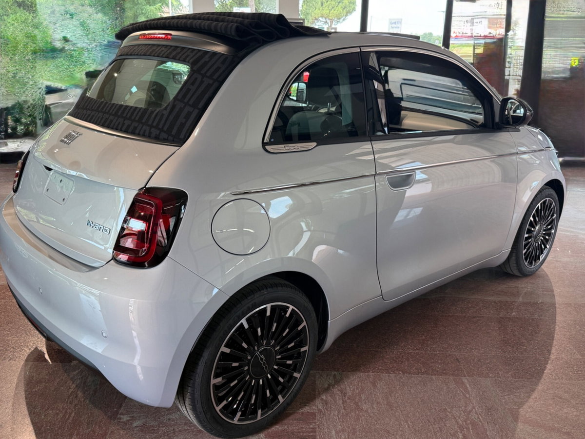 Fiat 500 Cabrio 1.0 hybrid La Prima (8)