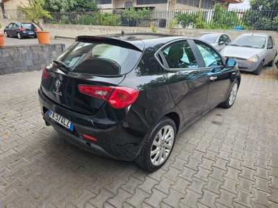 Alfa Romeo Giulietta 1.6 JTDm-2 Distinctive (3)