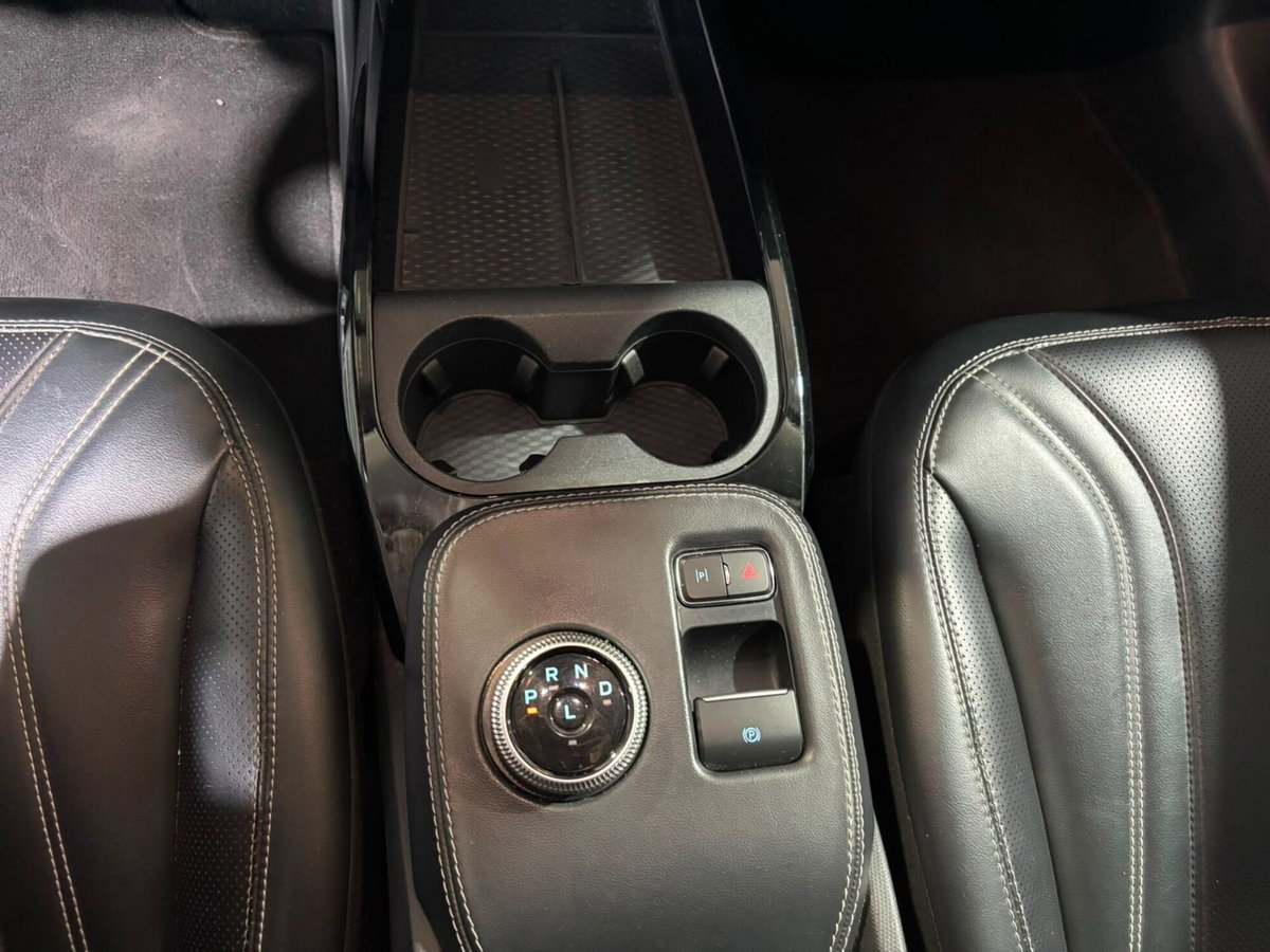 Ford Mustang Mach-E Extended 294CV (16)