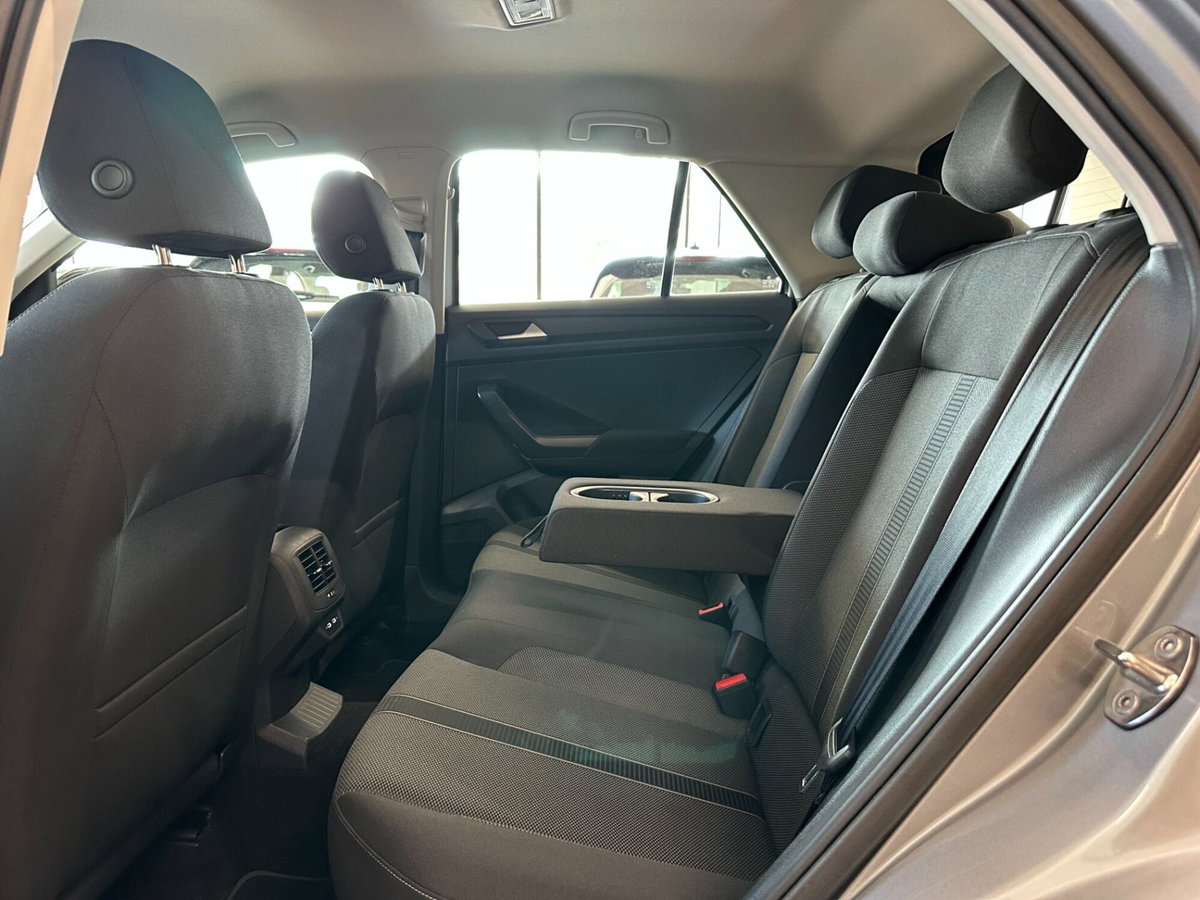 Volkswagen T-Roc 2.0 tdi Life 115cv (9)