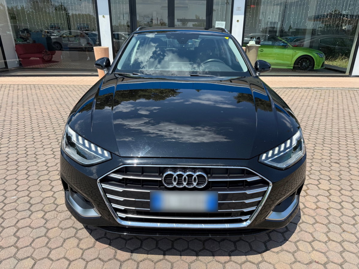 Audi A4 Avant 35 TDI/163 CV S tronic Business Advanced (2)