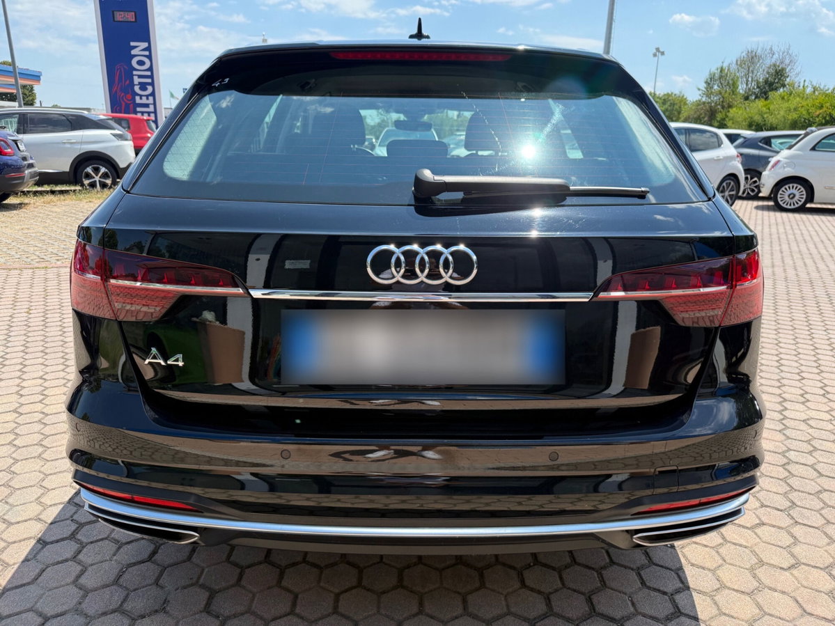 Audi A4 Avant 35 TDI/163 CV S tronic Business Advanced (8)