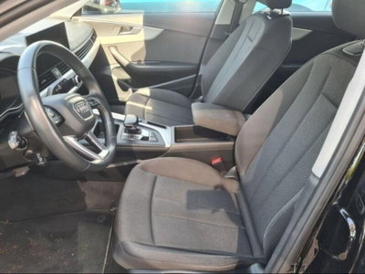 Audi A4 Avant 35 TDI/163 CV S tronic Business Advanced (8)