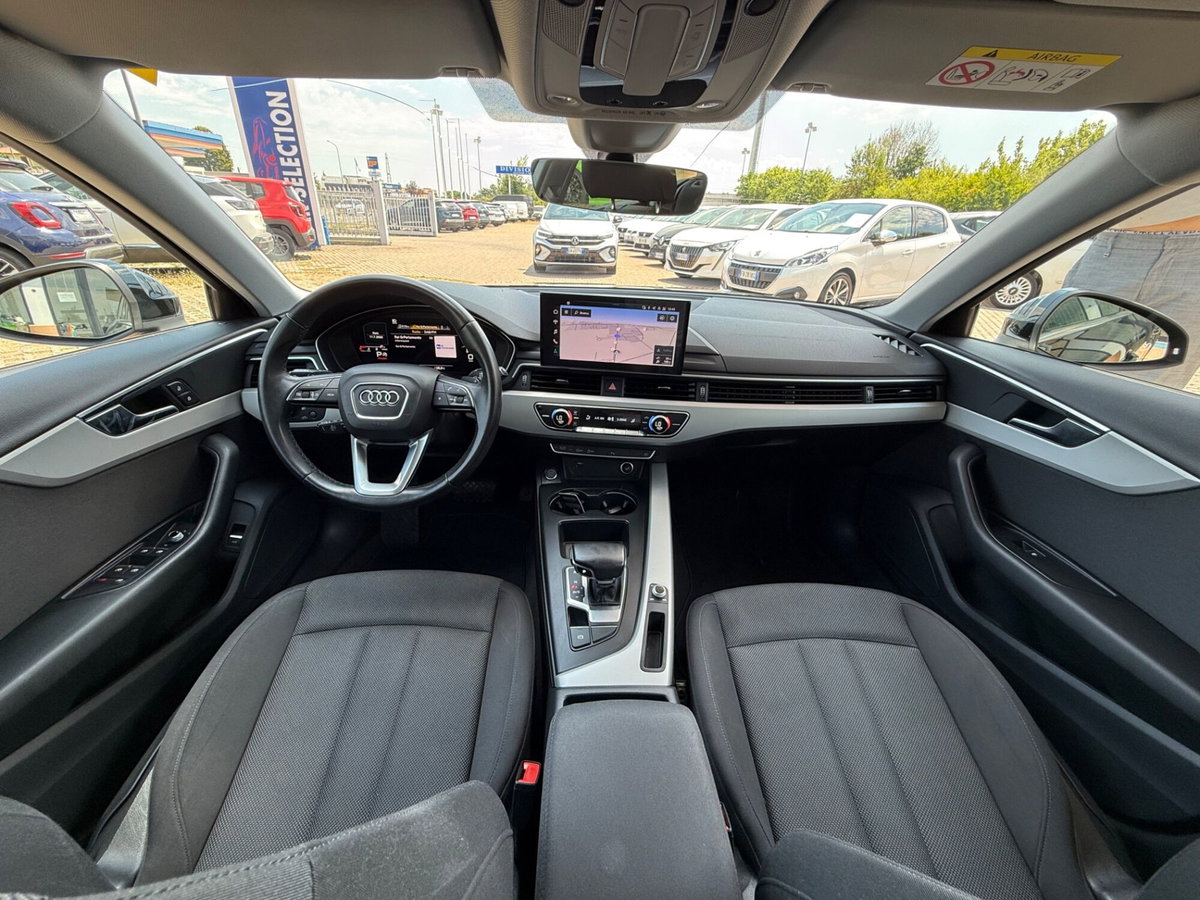 Audi A4 Avant 35 TDI/163 CV S tronic Business Advanced (9)