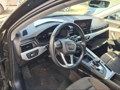 Audi A4 Avant 35 TDI/163 CV S tronic Business Advanced (9)