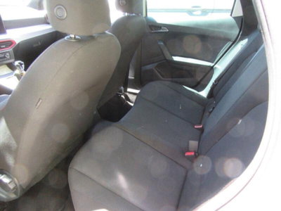 SEAT Arona 1.0 TGI FR (10)