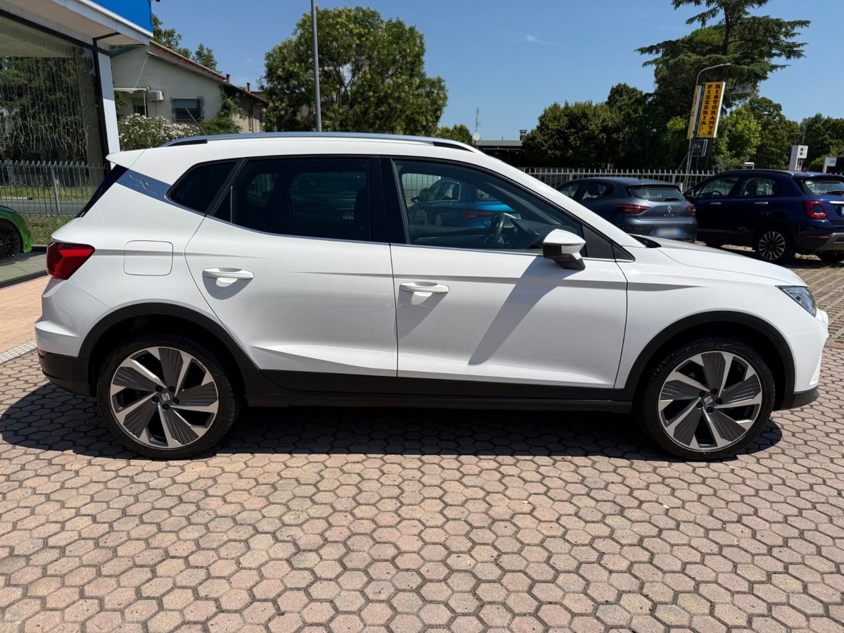 SEAT Arona 1.0 TGI FR (5)