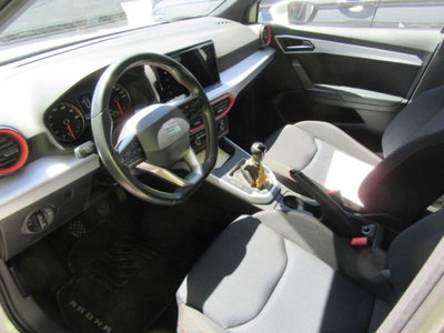 SEAT Arona 1.0 TGI FR (8)