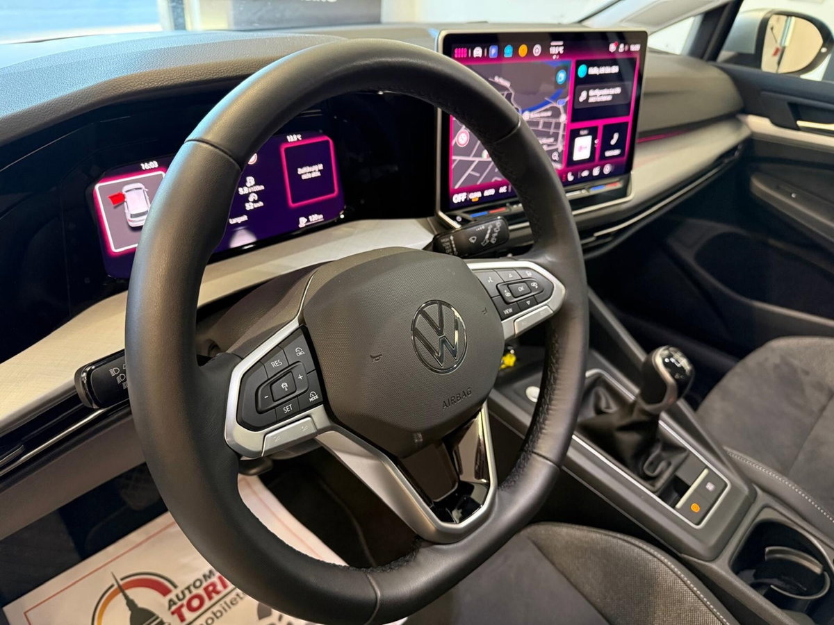 Volkswagen Golf 1.5 tsi Life 115cv (13)
