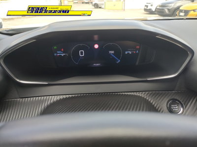 Peugeot 2008 1.2 turbo Allure 100cv (14)