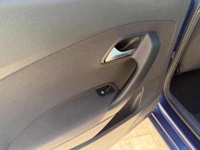 Volkswagen Polo 1.6 TDI 90CV DPF 5 porte Highline (16)