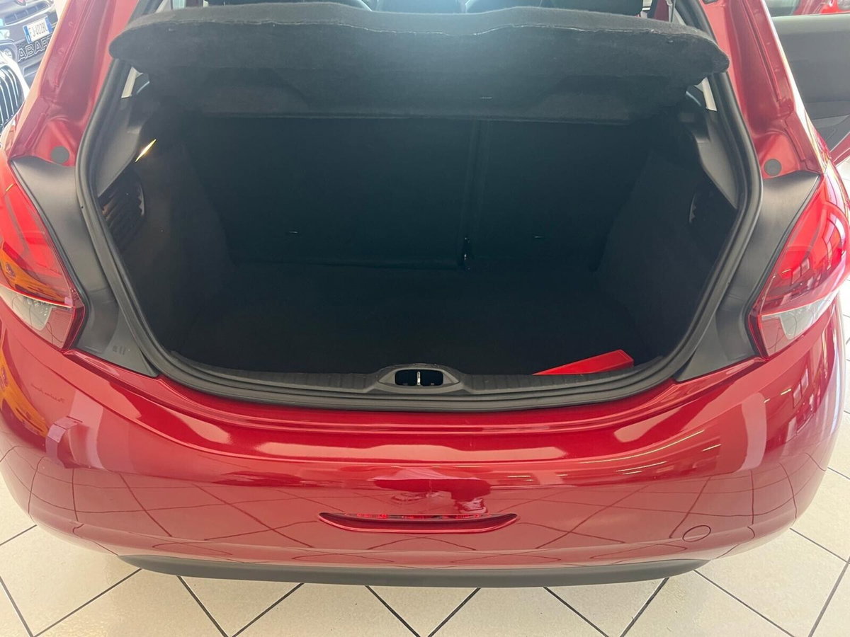 Peugeot 208 82 5 porte Allure (12)