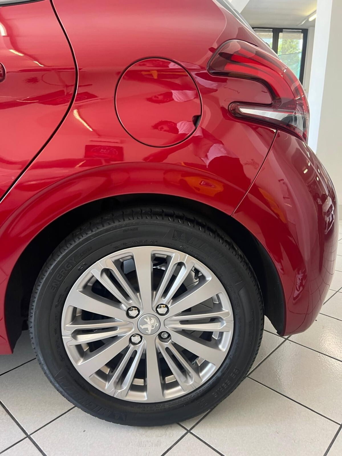 Peugeot 208 82 5 porte Allure (7)