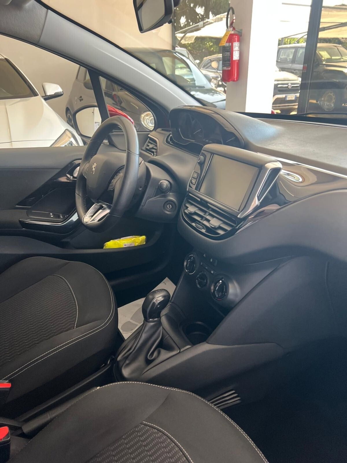 Peugeot 208 82 5 porte Allure (9)