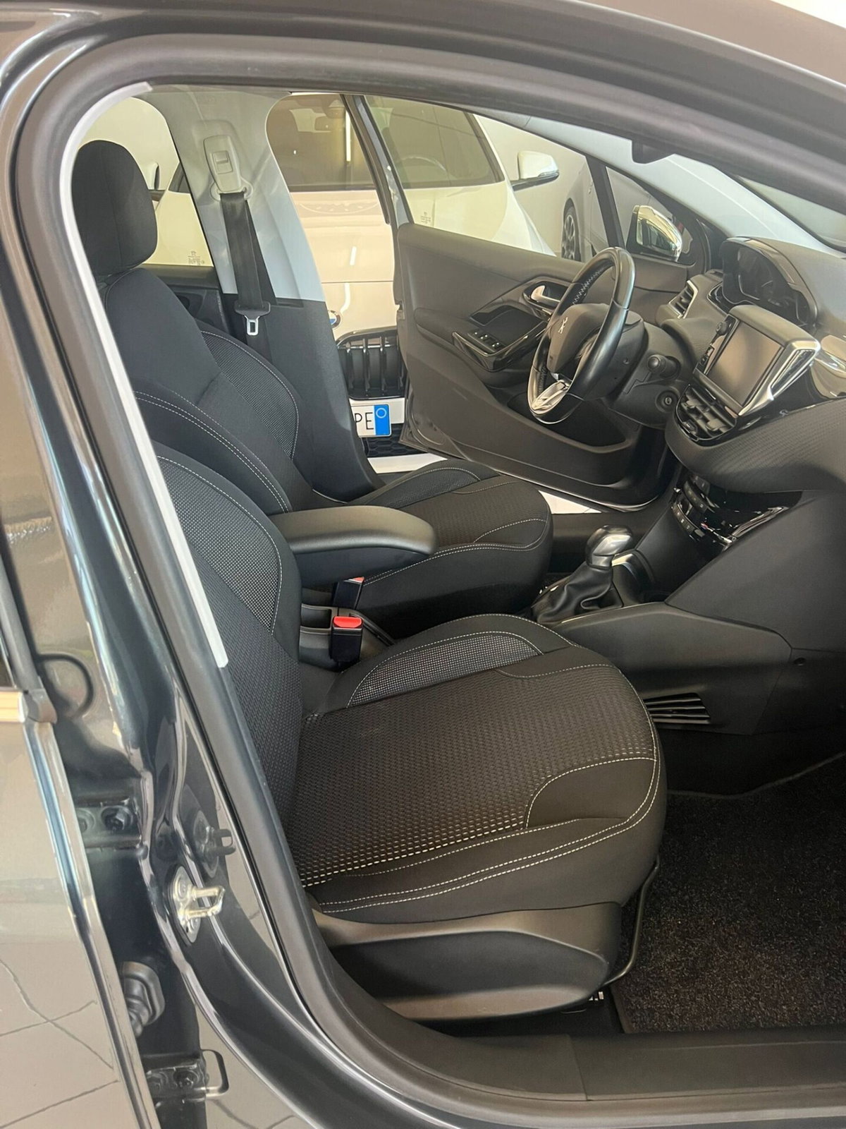 Peugeot 208 82 5 porte Allure (11)