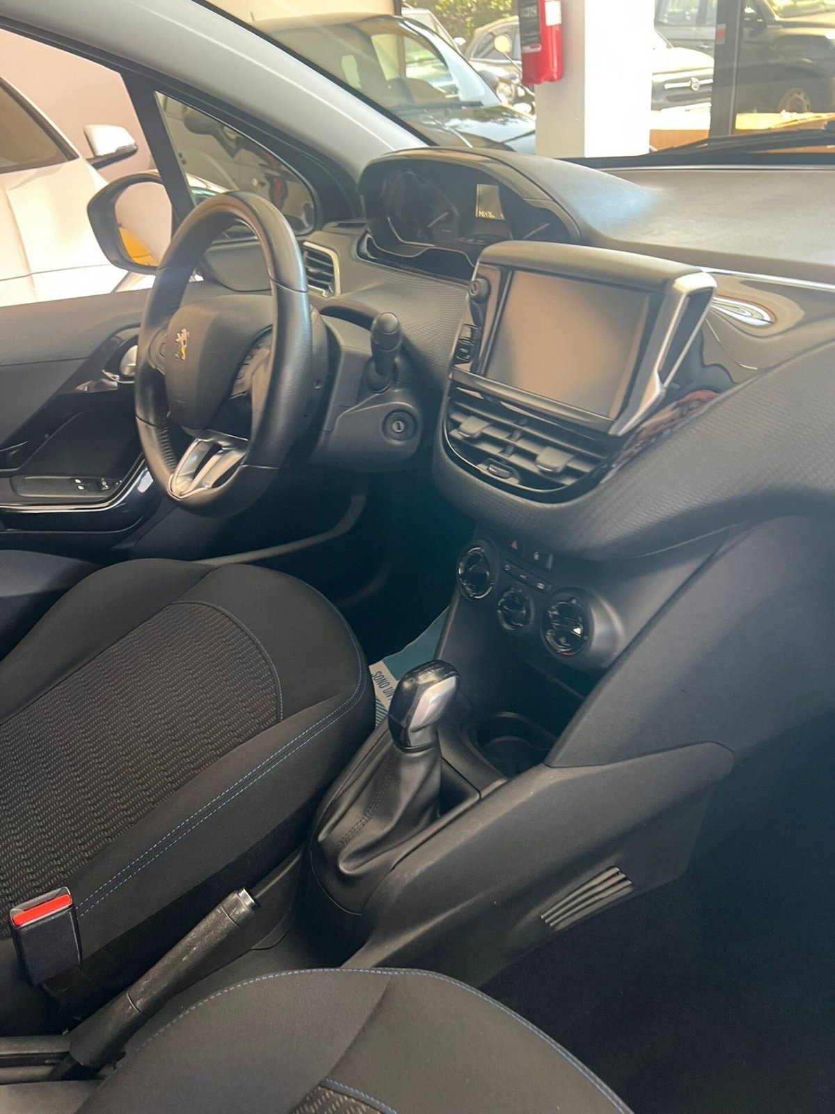 Peugeot 208 BlueHDi 100 Stop&Start 5 porte Allure (14)